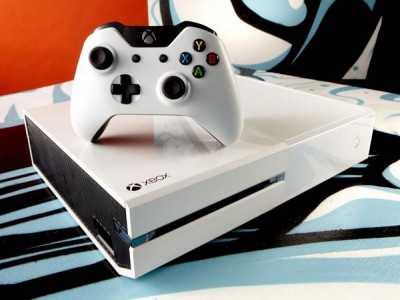 Microsoft представила белую версию Xbox One